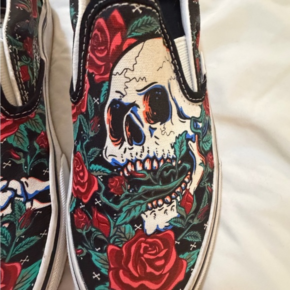 Vans Skull and Rose Slip-On Sneakers - Picture 2 of 4